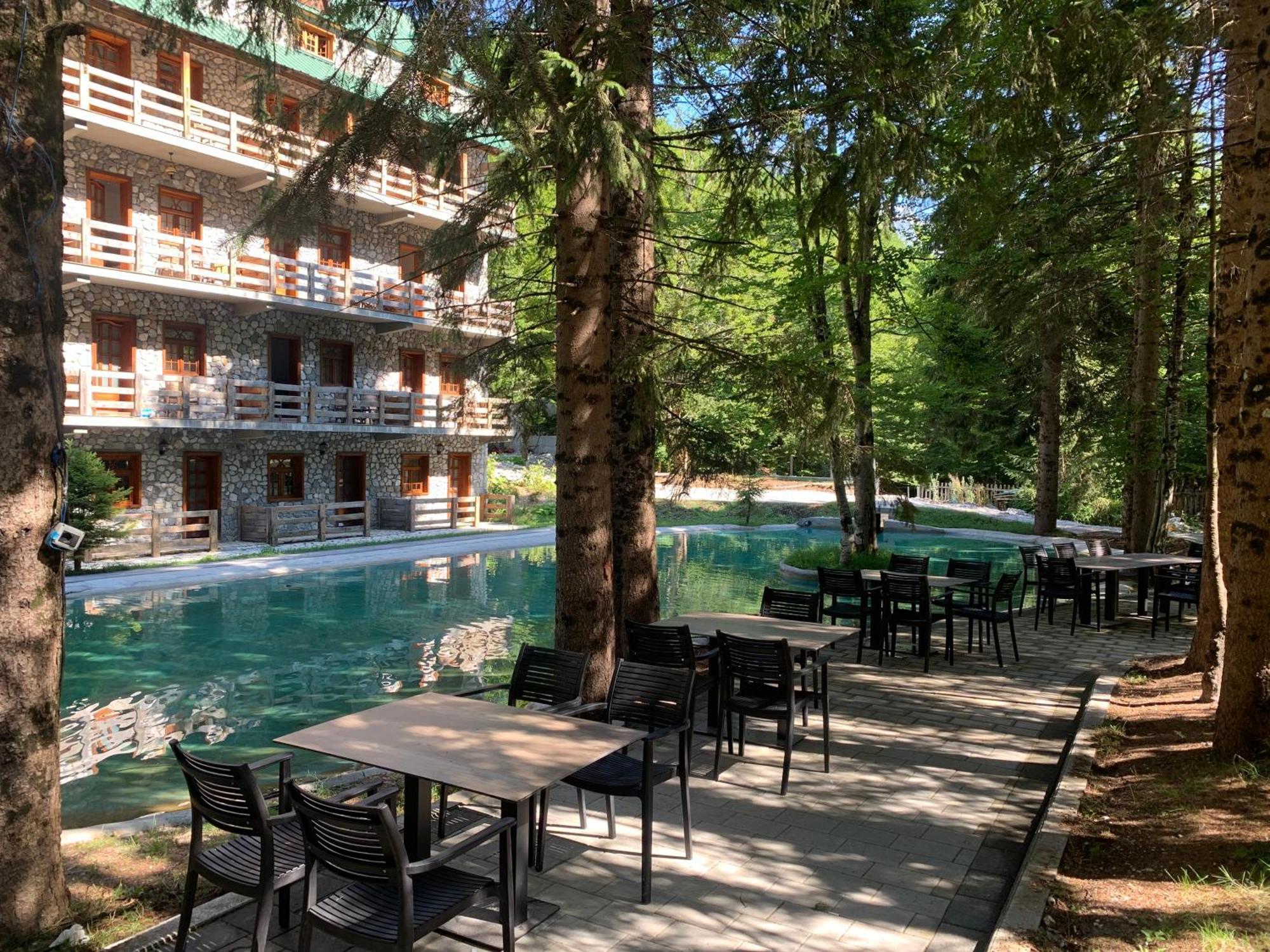 Hotel Fusha E Gjese 瓦勒博内 外观 照片
