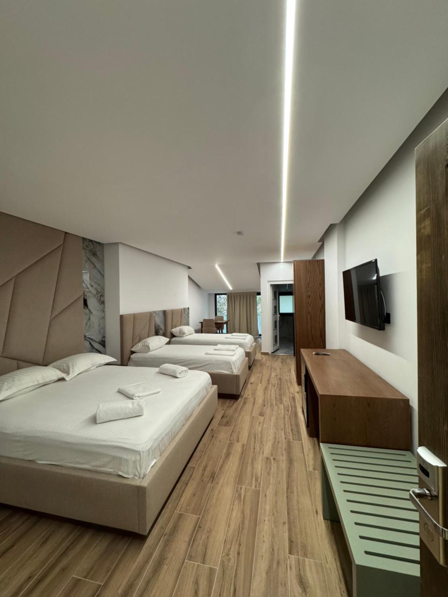 Hotel Fusha E Gjese 瓦勒博内 外观 照片