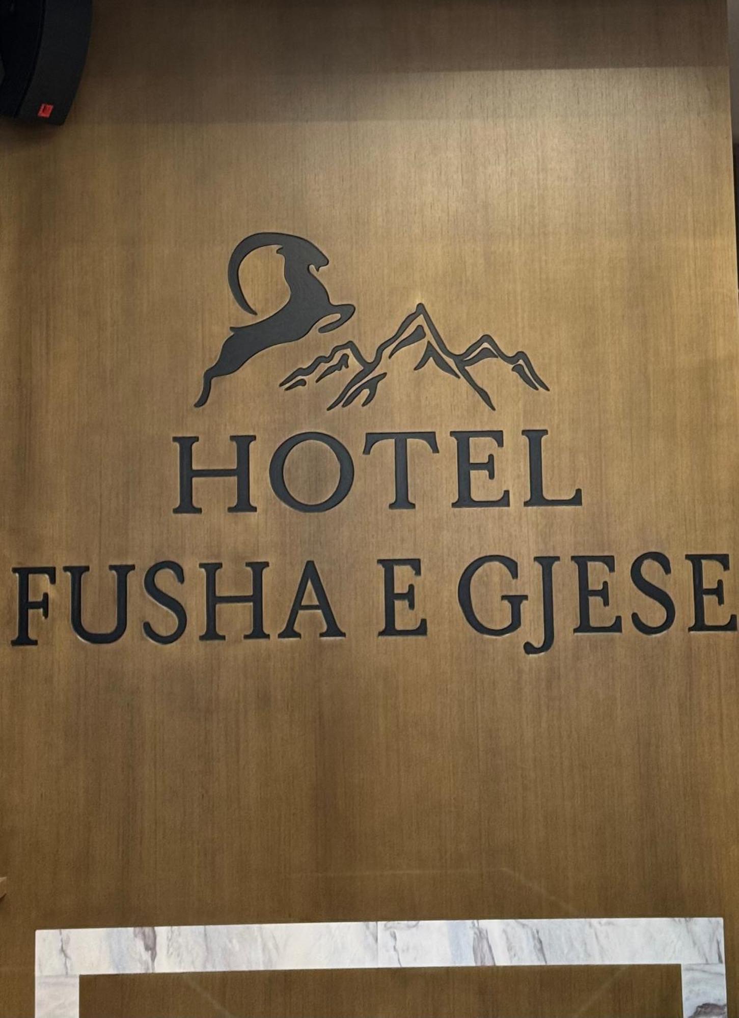 Hotel Fusha E Gjese 瓦勒博内 外观 照片