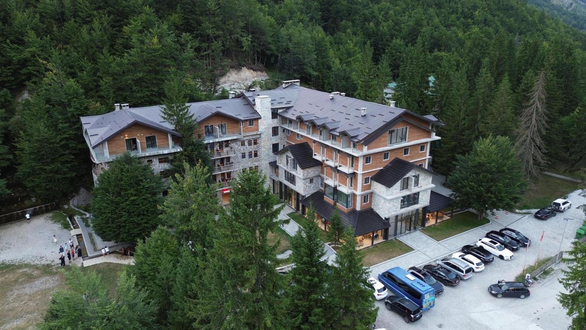 Hotel Fusha E Gjese 瓦勒博内 外观 照片