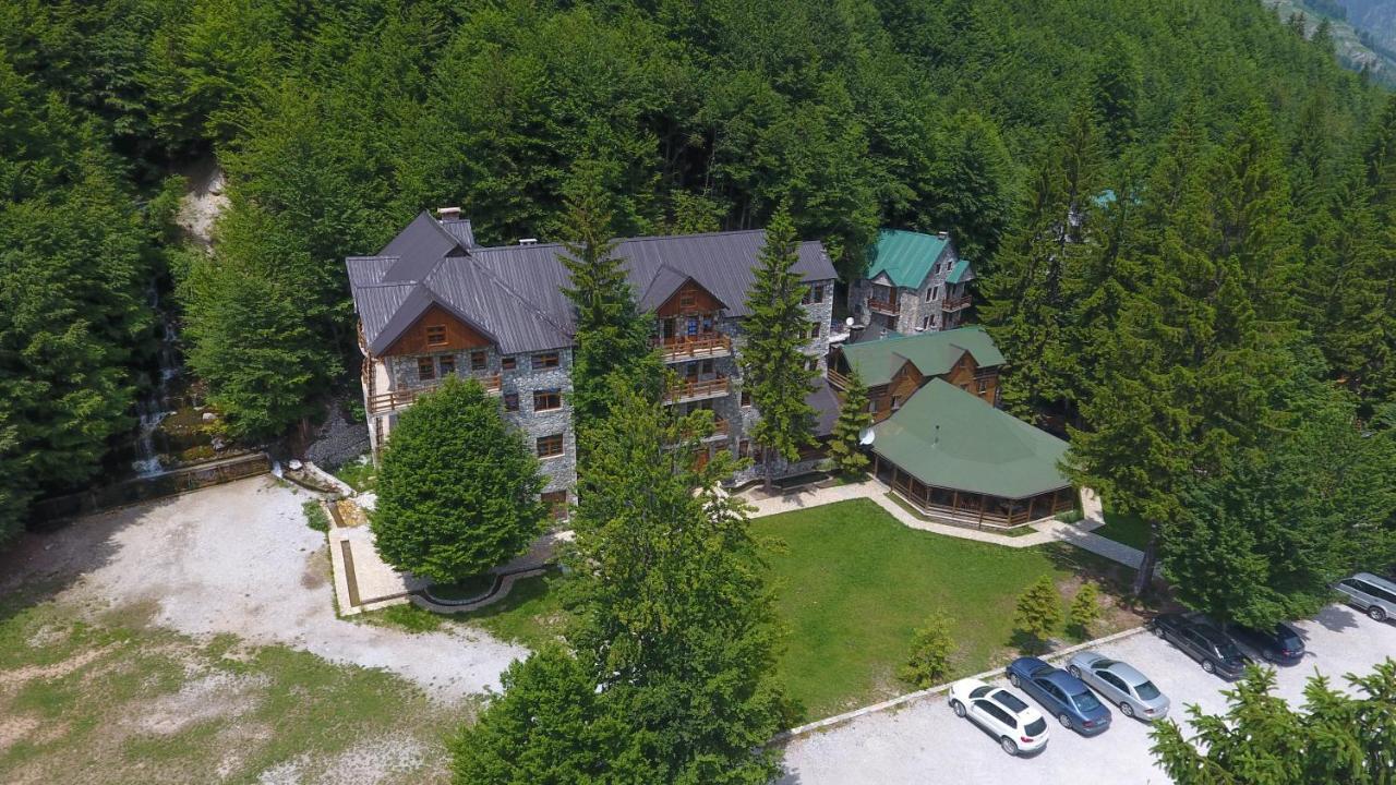 Hotel Fusha E Gjese 瓦勒博内 外观 照片