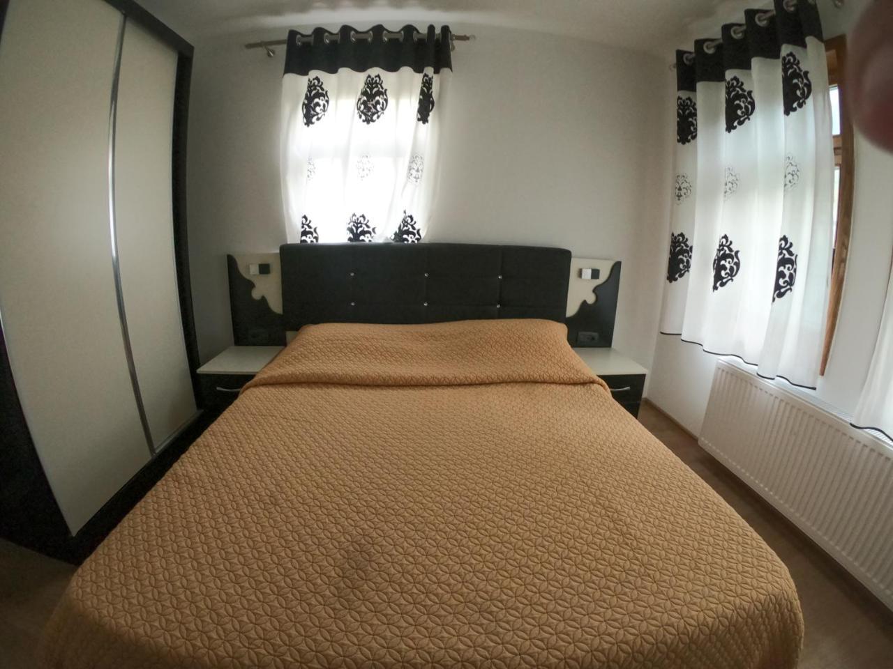Hotel Fusha E Gjese 瓦勒博内 外观 照片